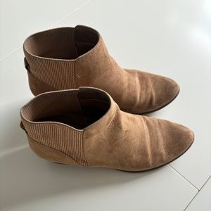 Tan Ankle Boots (7.5)